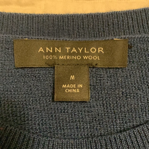 ANN TAYLOR MERINO WOOL BELL LONG SLEEVE Minimalist Crew/Neck Sweater Blue Med - Picture 7 of 10